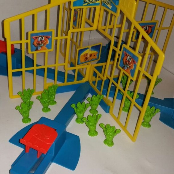 Vintage 1992 Mouse Mouse Get Outta My House Board Game Not Complete Rare - Picture 2 of 4